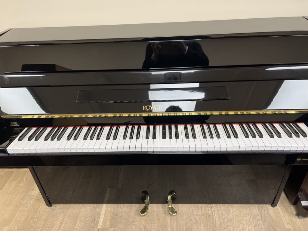 Royale Upright Piano Handel Pianos LTD
